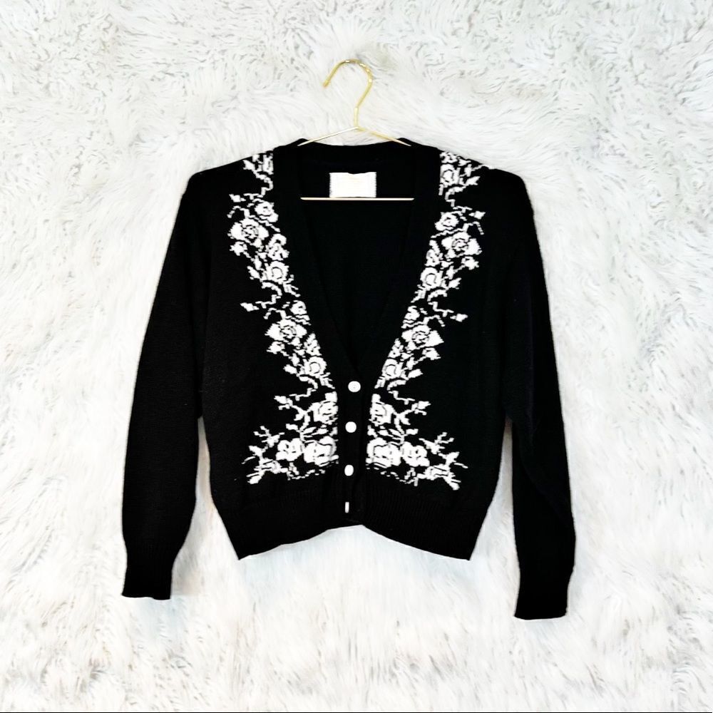 𝅺vintage floral pattern v-neck cropped cardigan sweater